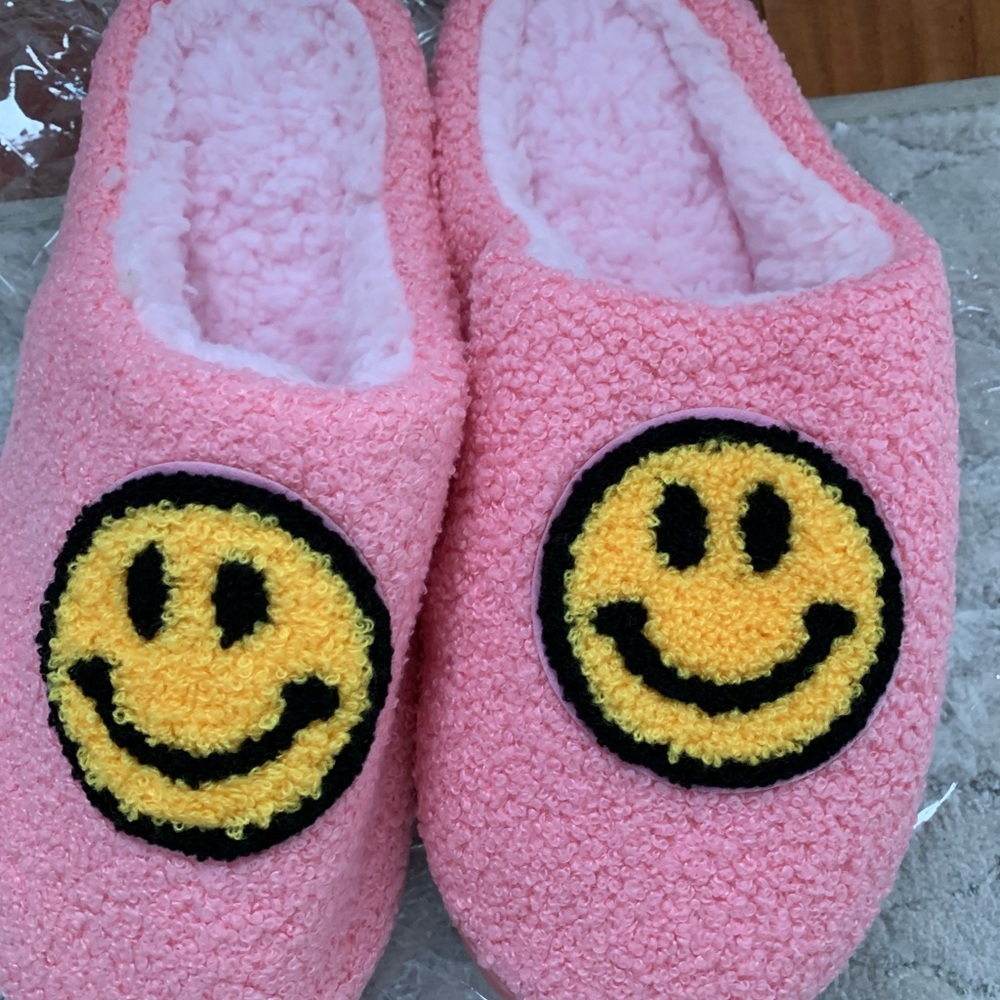 Smile Cushion Slides Super Comfy!! Size 8.5/9